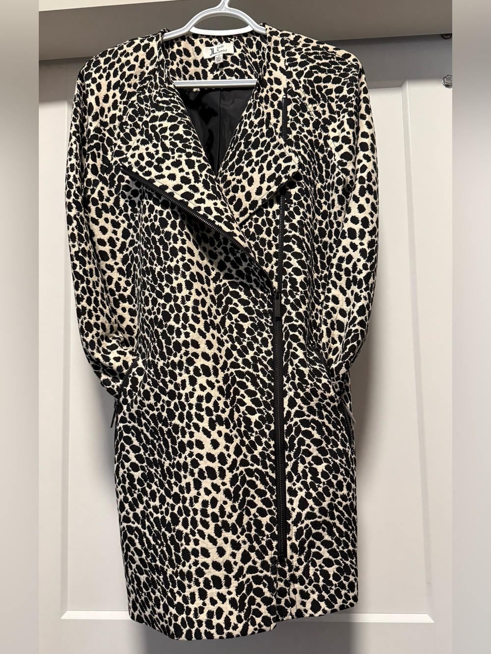 Jules & Leopold Animal Print Asymmetrical Collar Women's Coat - Black & Cream
